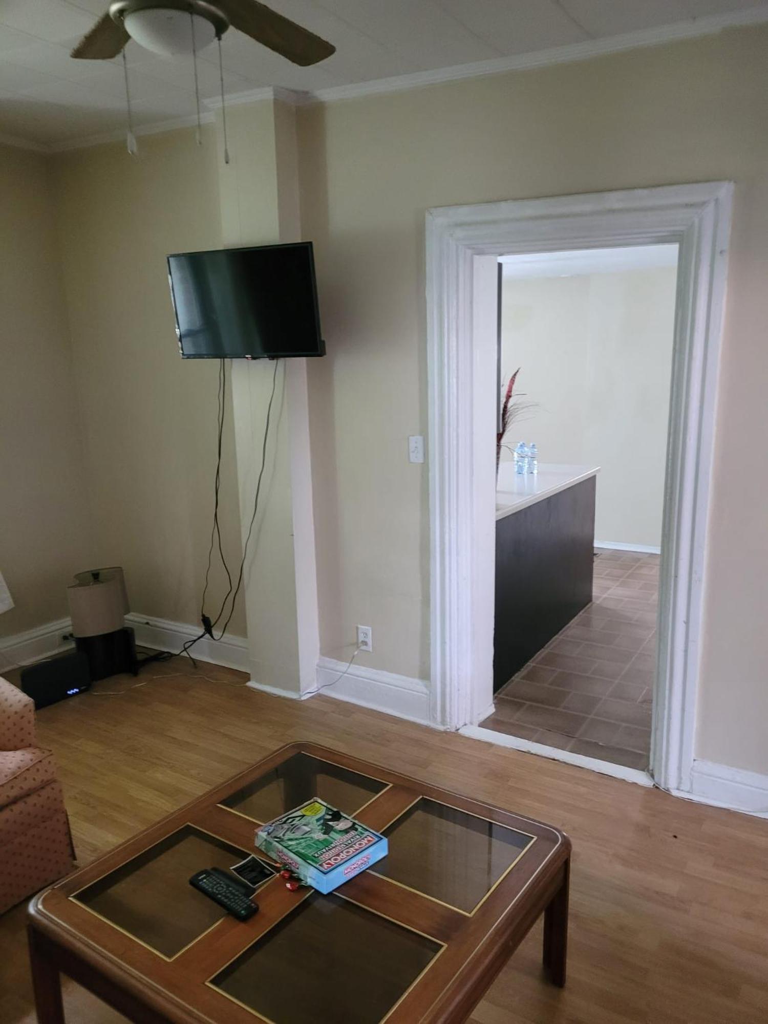 Cozy Downtown Two Bedrooms Free Parking Kingston Kültér fotó