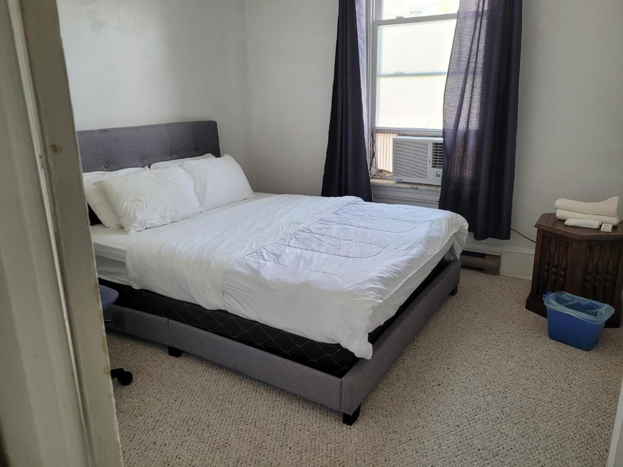 Cozy Downtown Two Bedrooms Free Parking Kingston Kültér fotó